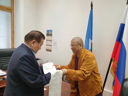 Встреча досточтимого настоятеля Джампа Доньед ламы с депутатом Государственной Думы РФ